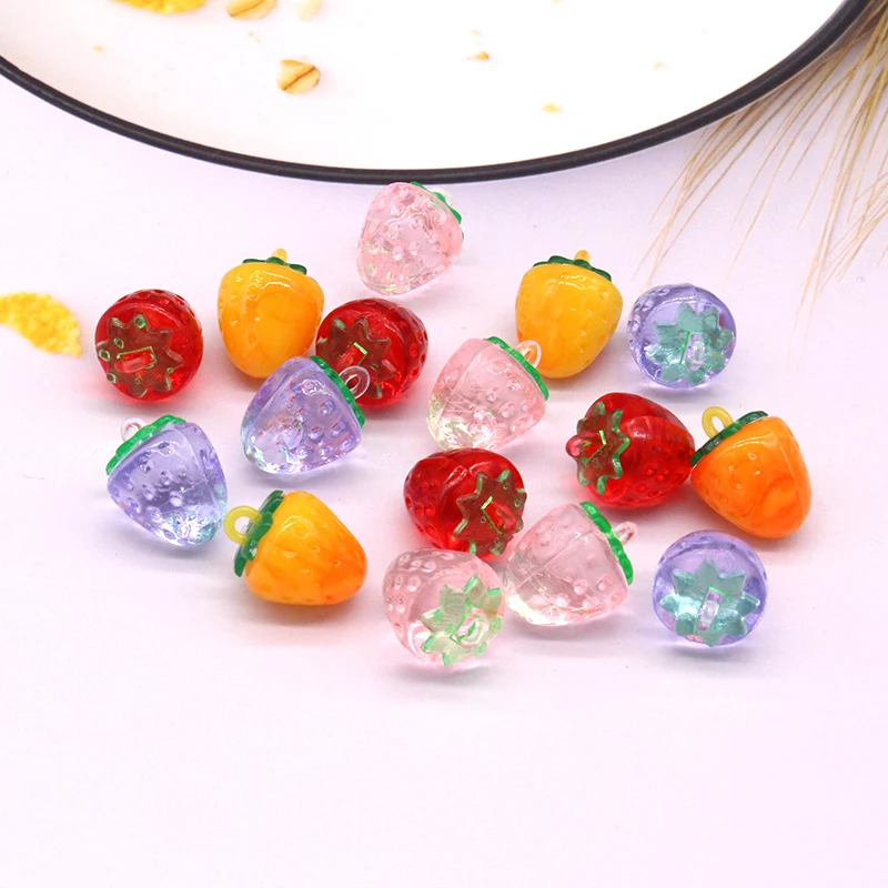 10 unids/lote Kawaii acrílico pequeños dijes de fresa lindo colgante de fruta para pendiente pulsera llavero DIY fabricación de joyería W160