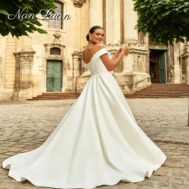 Off Shoulder Satin A-line Bridal Gown 2026 Lace Appliques Backless Luxury Wedding Dress Vestidos De Novia Customized