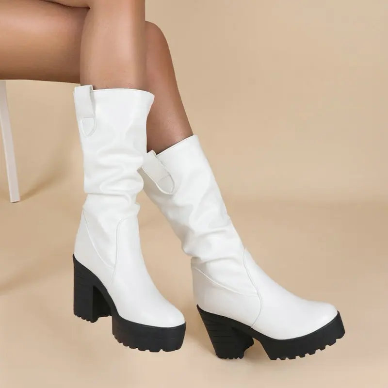 QPLYXCO morbida pelle PU bianco nero Design pieghettato inverno scarpe da donna europee piattaforma tacchi alti grossi stivali a metà polpaccio Lady