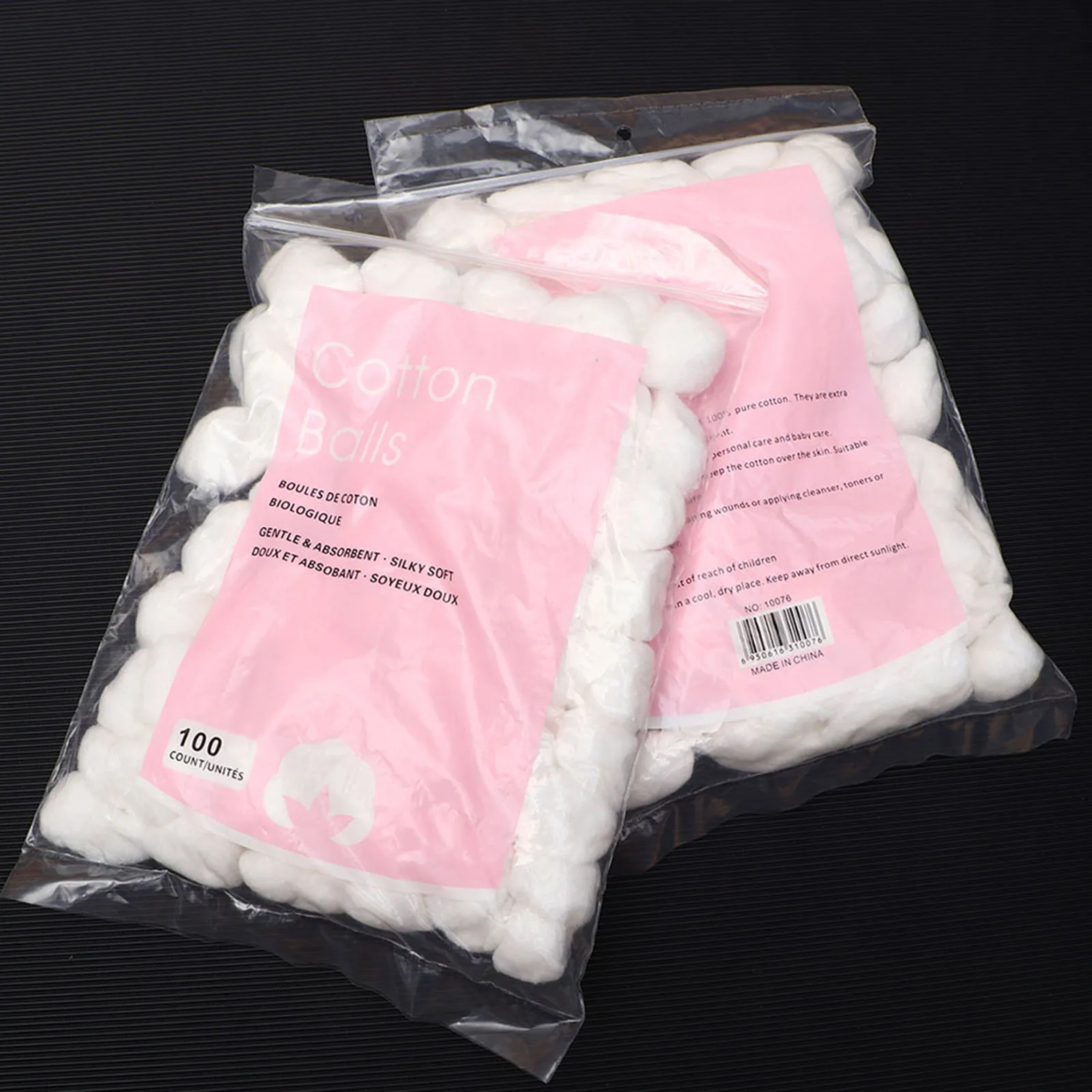 

400 Pcs Cotton Balls for Makeup Removal Nail Polish Disinfection Salon Supplies Non Medical Tattoos Use Soft Gentle Daily