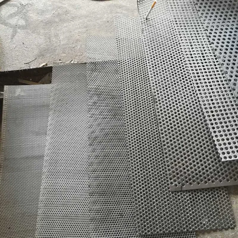 Customized long mesh, punched mesh, metal mesh, suitable for screening machines