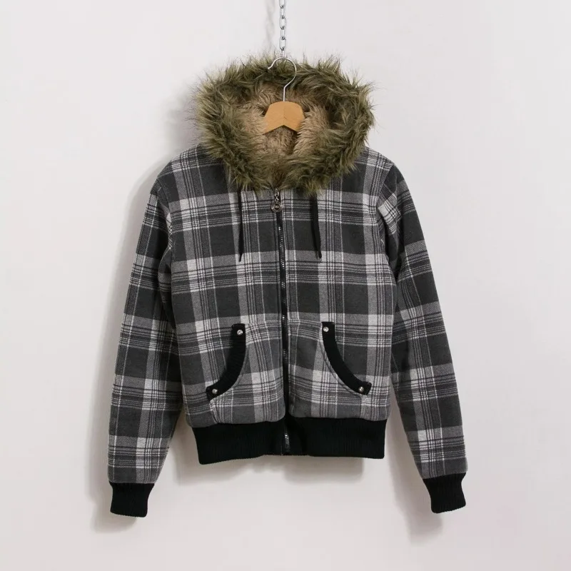 سويت شيرت بغطاء للرأس مع سترة بياقة من الفرو، سويت شيرت جميل بنمط INS