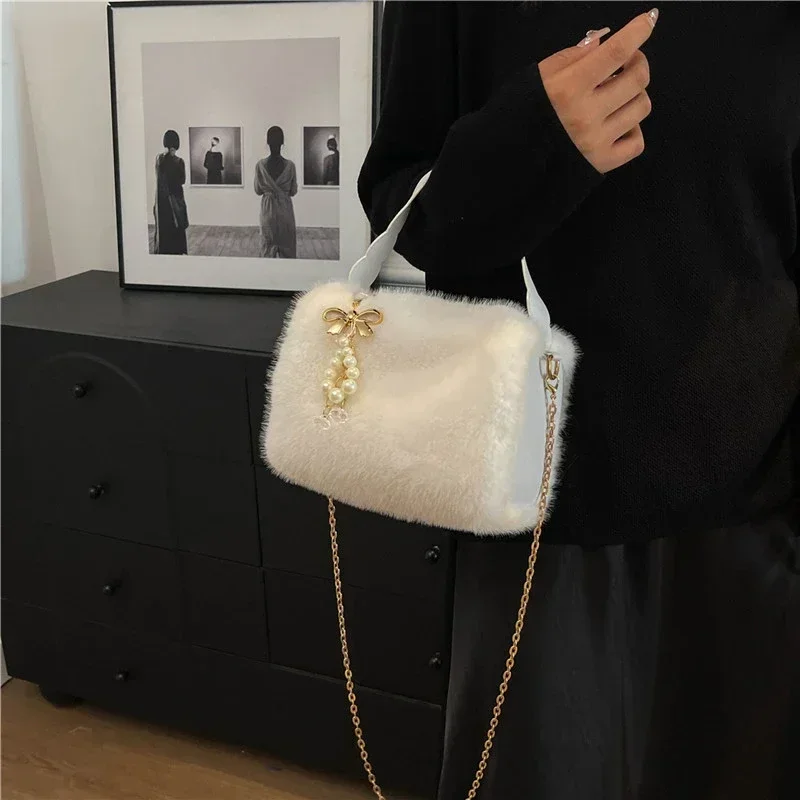 Women Fuzzy Crossbody Bag Casual Furry Satchel Bag Versatile Fluffy Shoulder Bag Soft Cute Fall Winter Female Purse