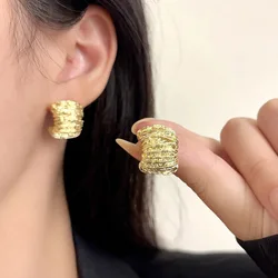 Charm Fold and Wrinkle C Shape Stud Earrings for Women Temperament Fashion Hip Hop Rock Party Jewelry Korea Earring Accessories