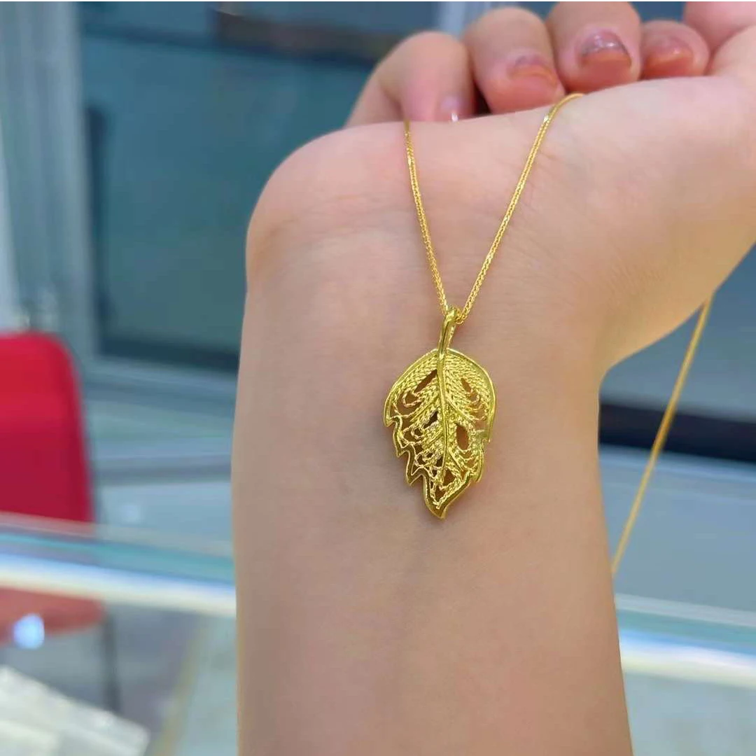 1pcs 24K Yellow Gold Pendant For Women Lucky 5D Gold Leaf Descendants of Royal Families Pendant 0.6-0.7g