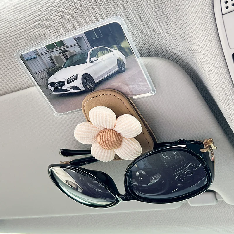 

1 Pcs Car Glasses Clip Car Sun Visor Convenient Storage Equipment Multifunctional Creative Cartoon Sunglasses Card Ticket Clip