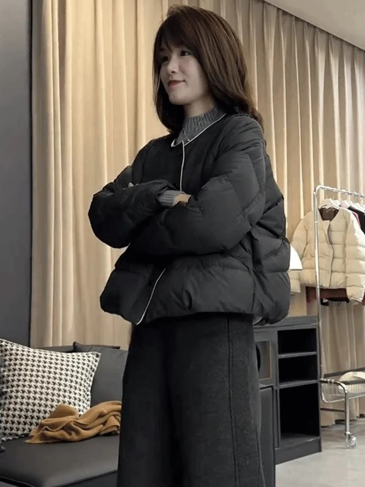 

Stylish Short Cotton Jacket Women's Winter Outerwear Loose Thick Warm Fashionable Compact Ladies Coat Korean Style Button Detail