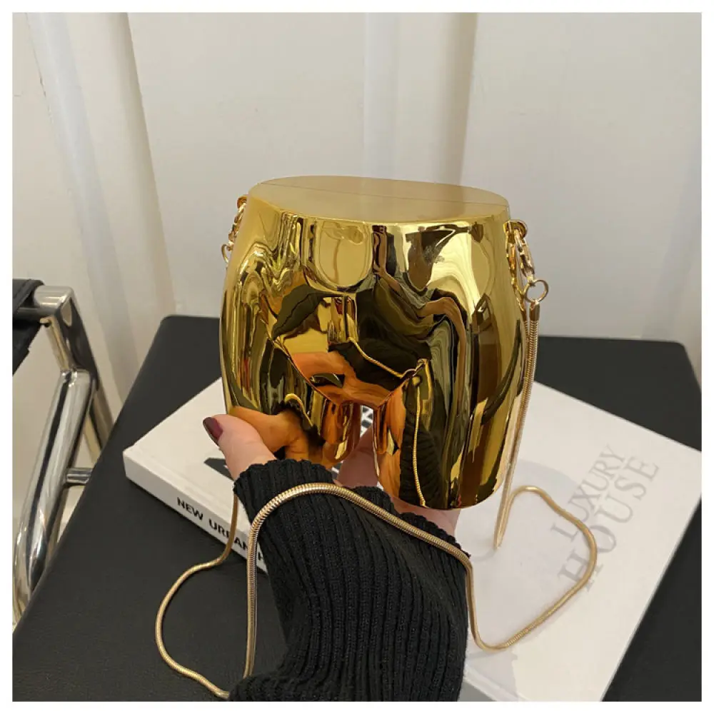 Niche Design Shiny Metallic Butt Shape Handbag 2025 Summer Fashion Trend Mini Acrylic Chain Crossbody Bag For Streetwear