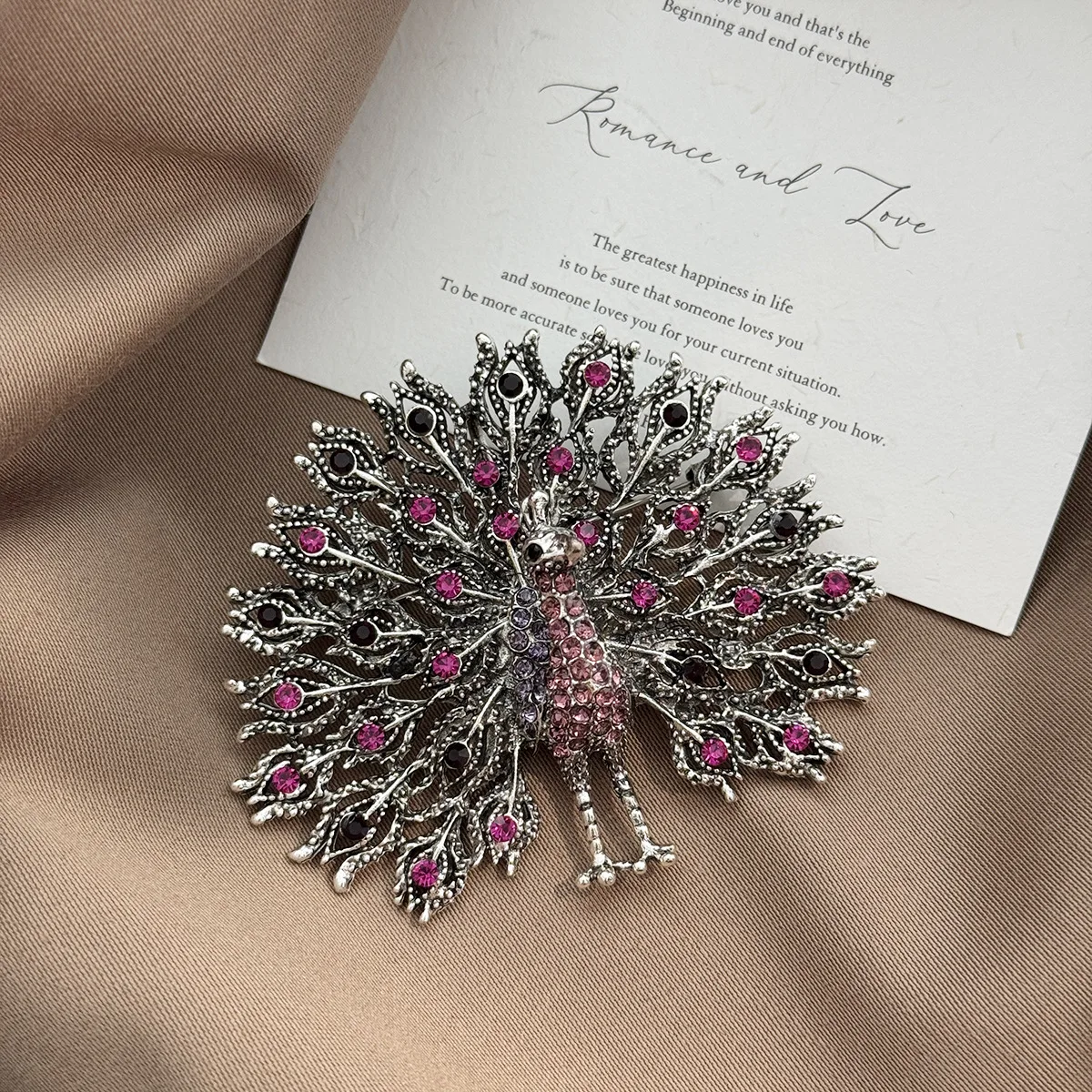 

Retro Crystal Peacock Brooch Exquisite Middle Heavy Industry Coat Pin Brooches Party Wedding Accessories Banquet Suit Badges