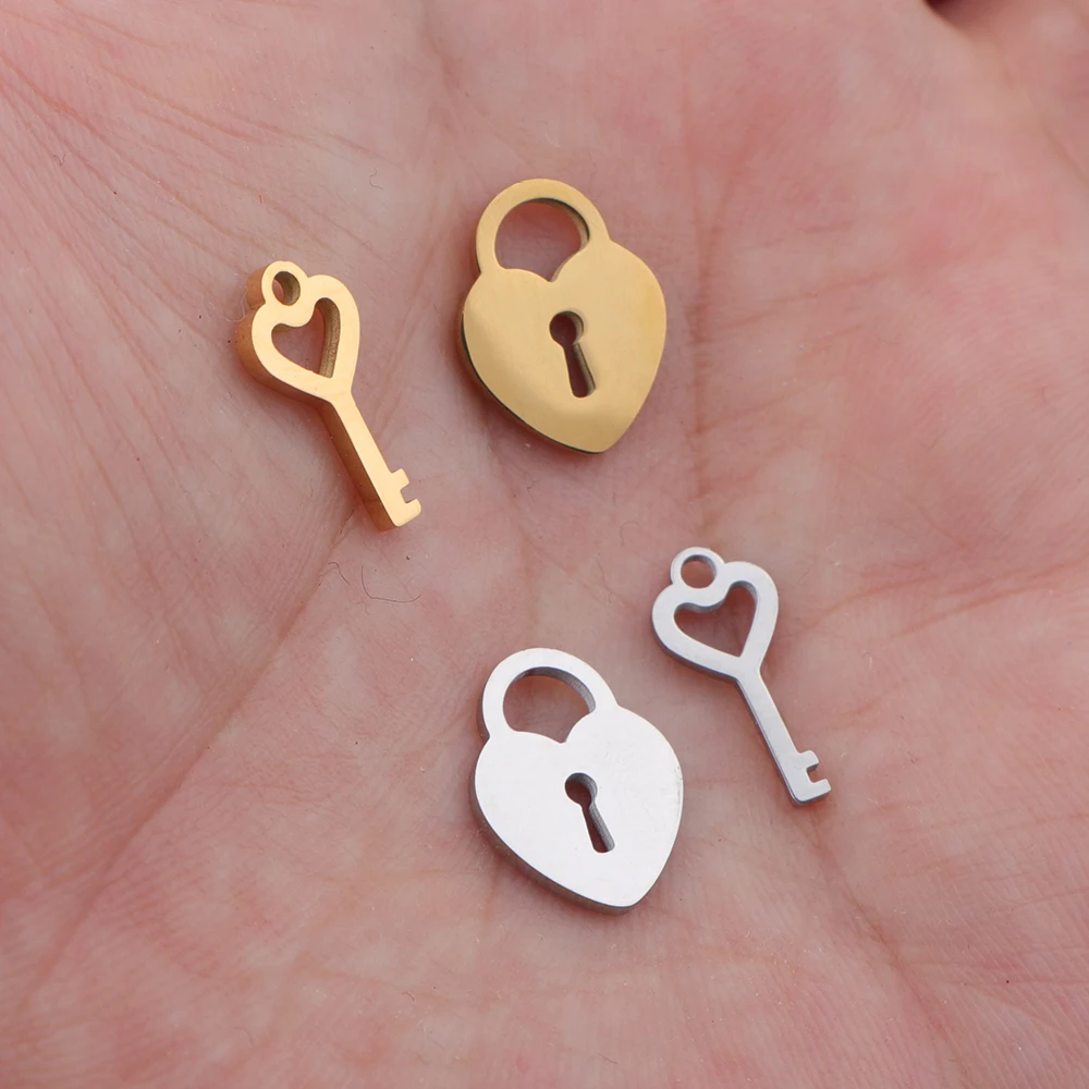 

5pcs/lot Mirror Polished Stainless Steel Key and Lock Charms Mini Love Heart Shape Pendants For DIY Jewelry Making