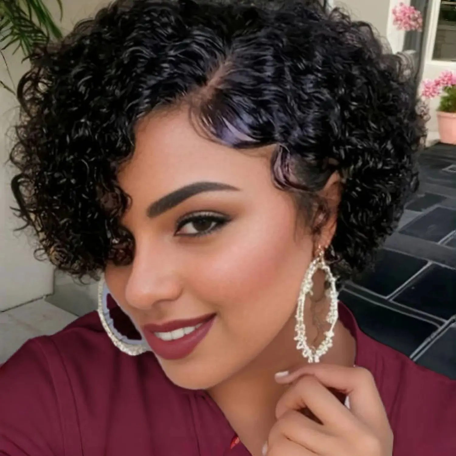 6인치 짧은 곱슬머리 인모 가발 플러킹된 13x4x1 레이스 프론트 가발 여성용