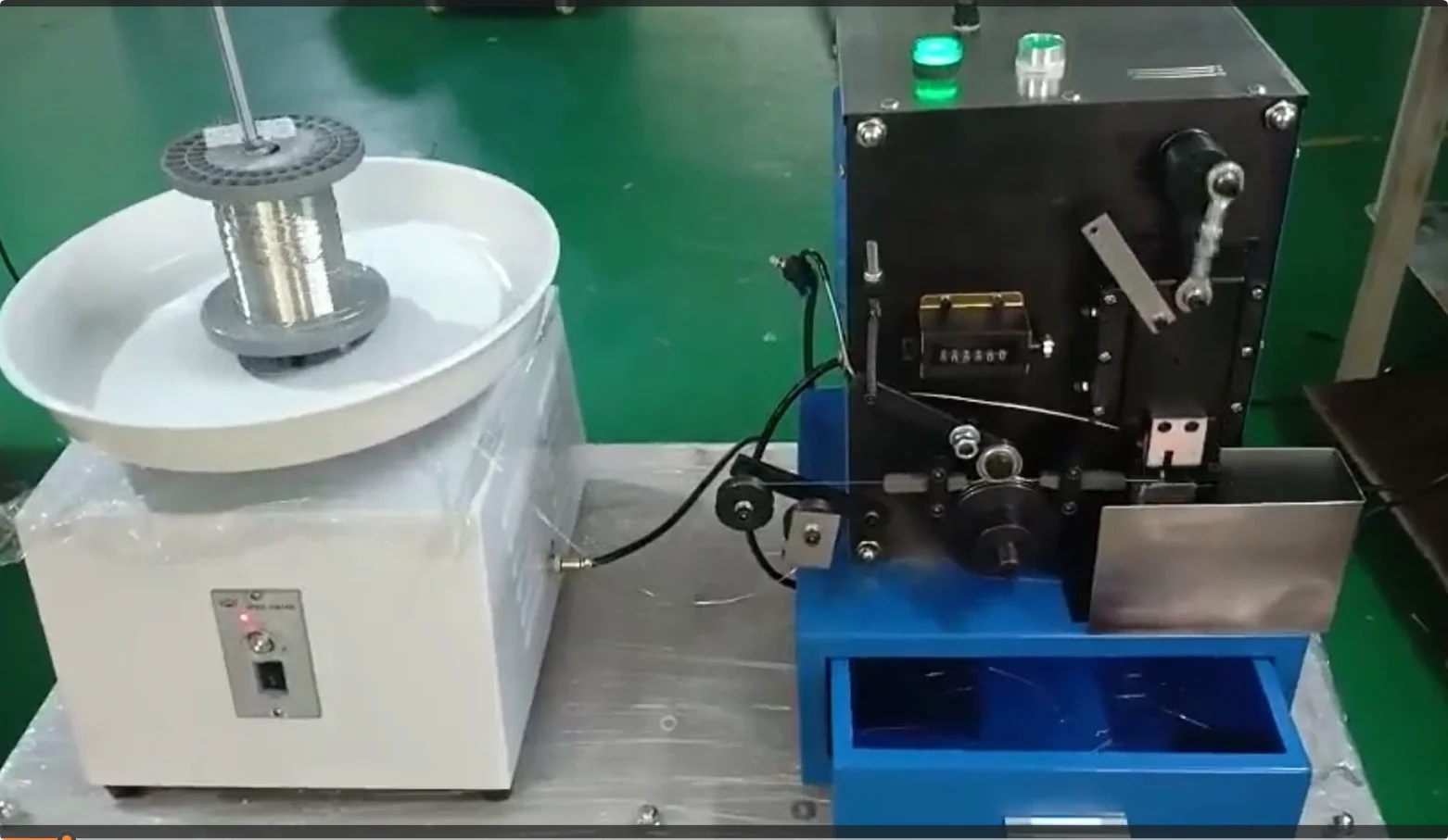 Scrap Free Jumper Forming Machine LY-802 0.5-0.8MM Customized Wire Diameter Suitable for The Whole Volume of  Tinned Copper Wire