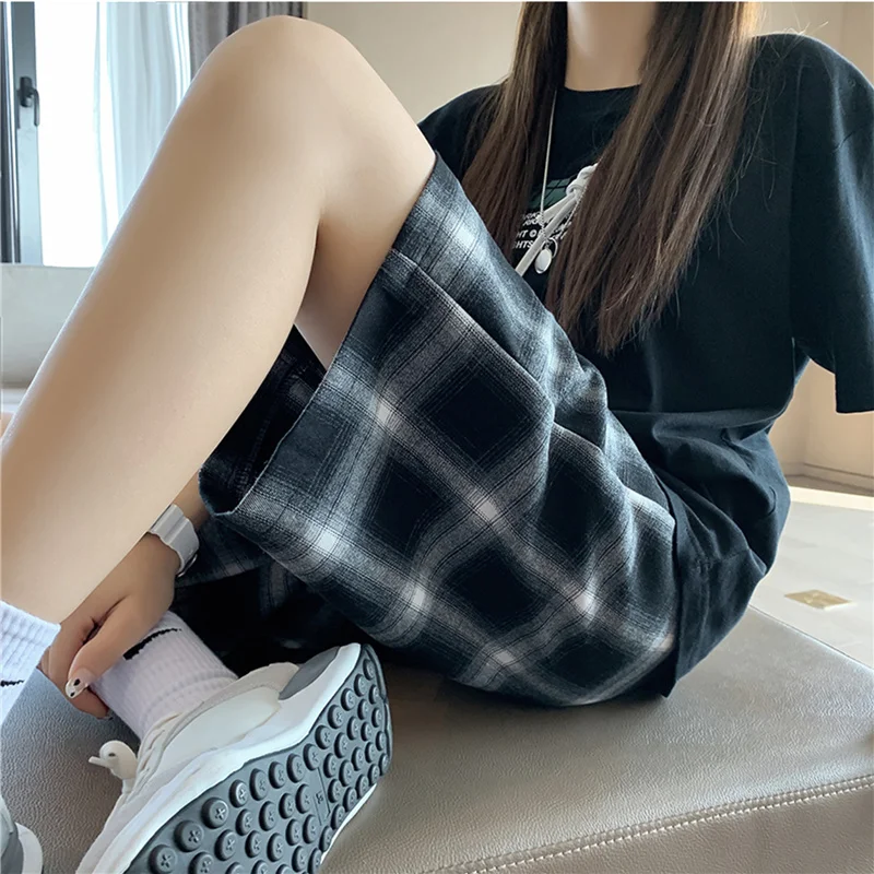 Male and Female Neutral Japanese Department Large Size Loose Casual Plaid Five Minutes in The Pants Sports Shorts