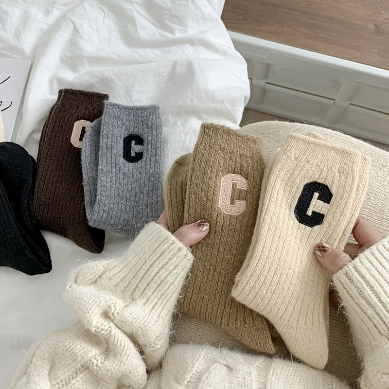 

4 Pairs Winter Thicker Cashmere Wool Socks Women japanese fashion Solid Color Long Sock Girls Thermal Super Warm Sox Comfortable