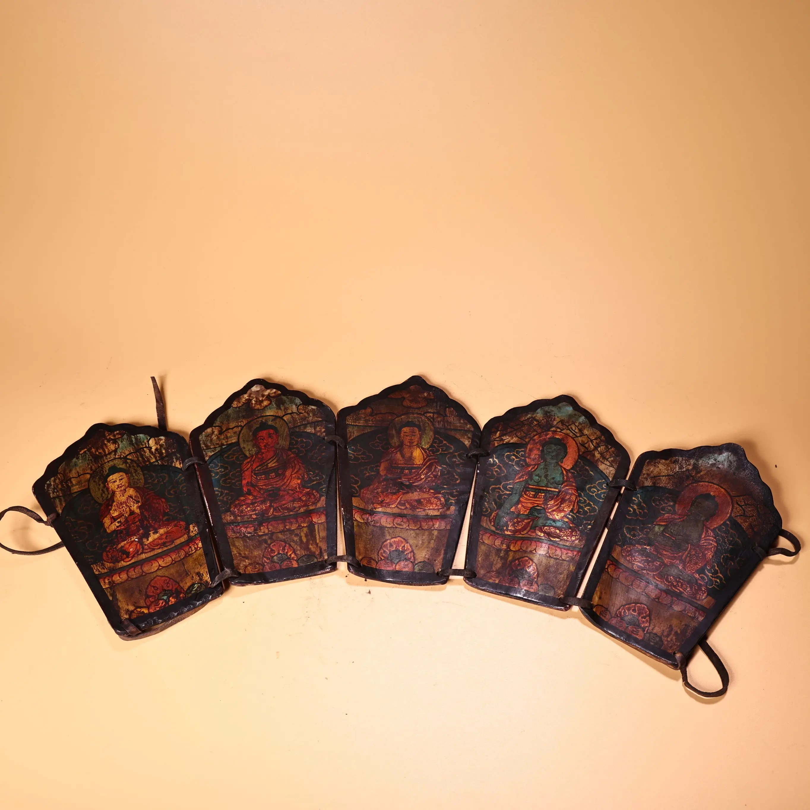 Tibetan Temple Collection Old Yak Bone Painted Five Shakyamuni Buddha Amulet Dharam Buddha Crown Hat Worship Hall Town house