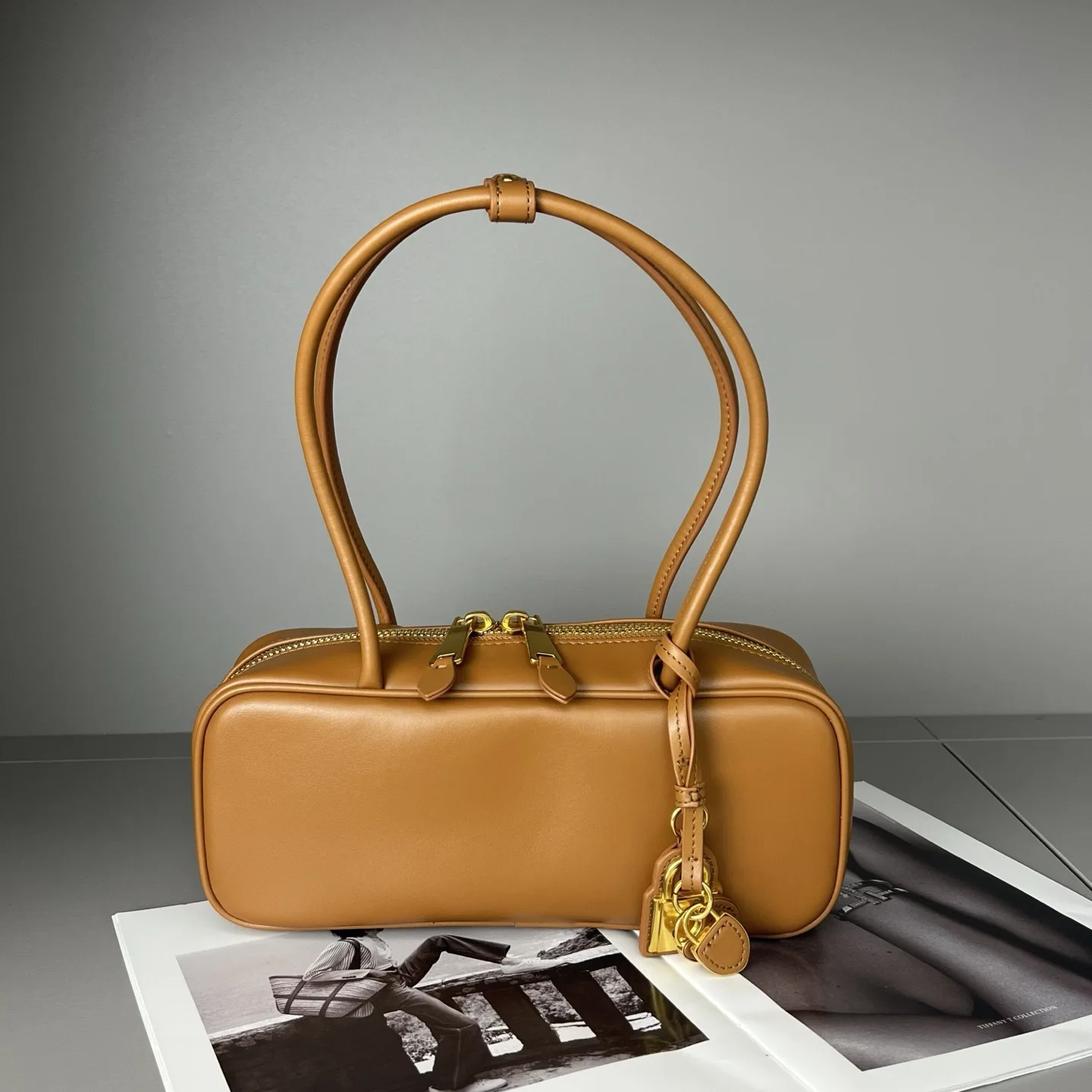 

2026 New Bowling Fashion High Sense Baguette Armpit Bag Large Capacity Versatile Leather Shoulder Bag