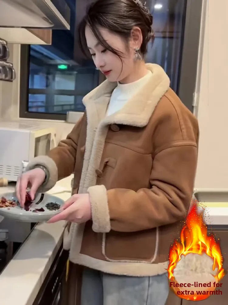 เสื้อแจ็คเก็ตผู้หญิงสำหรับฤดูหนาว ไซส์ใหญ่ บุขนเฟอร์ อุ่นสบาย สไตล์ลำลอง อเนกประสงค์ ผ้าฝ้ายผสมขนเป็ด เหมาะสำหรับใส่เดินทางหรือ...