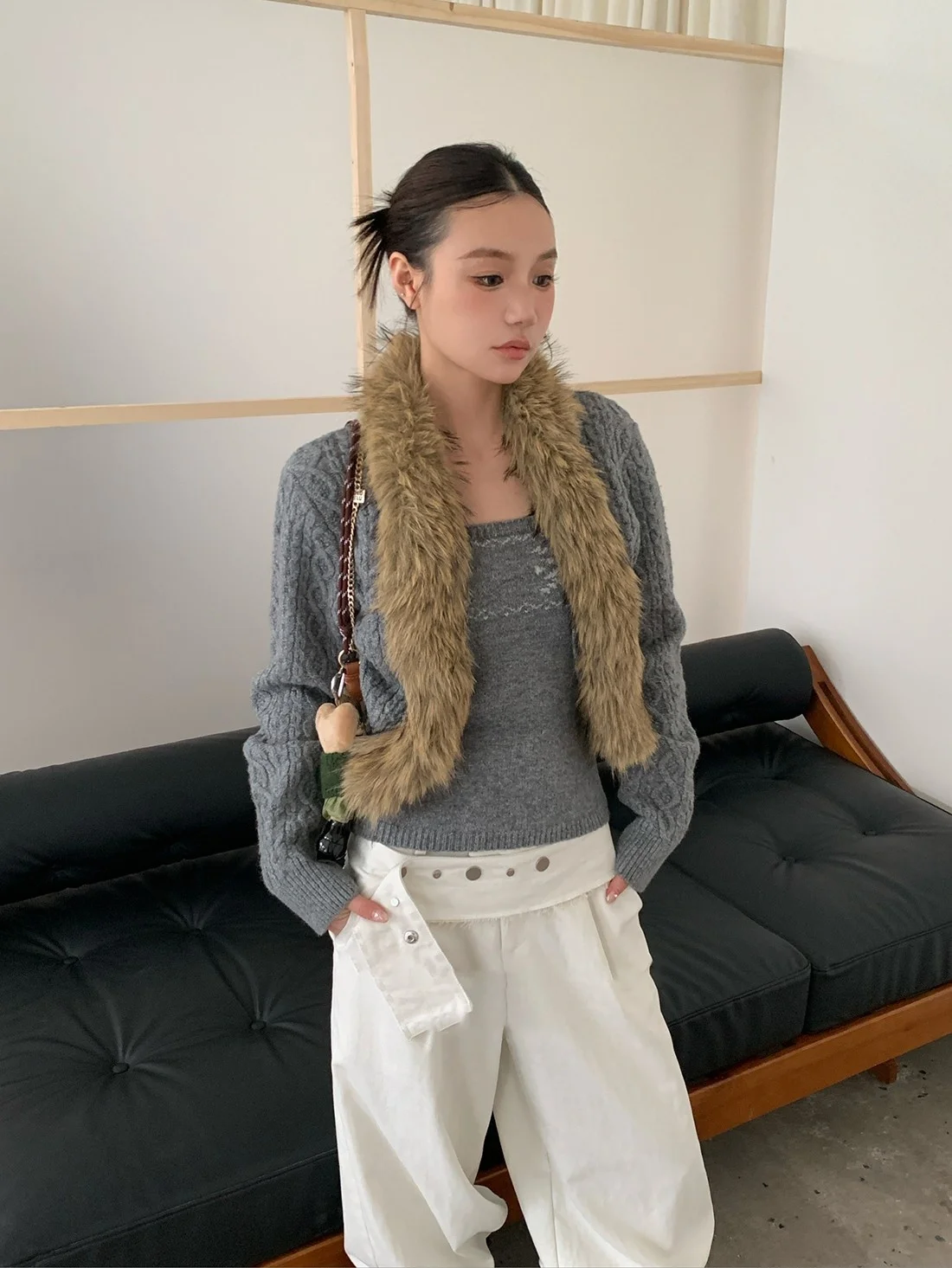 

Женский вязаный кардиган Lazy Aosphere с меховым воротником, комплект из двух предметов, удобный свободный крой, однотонный, из полиэфирного волокна