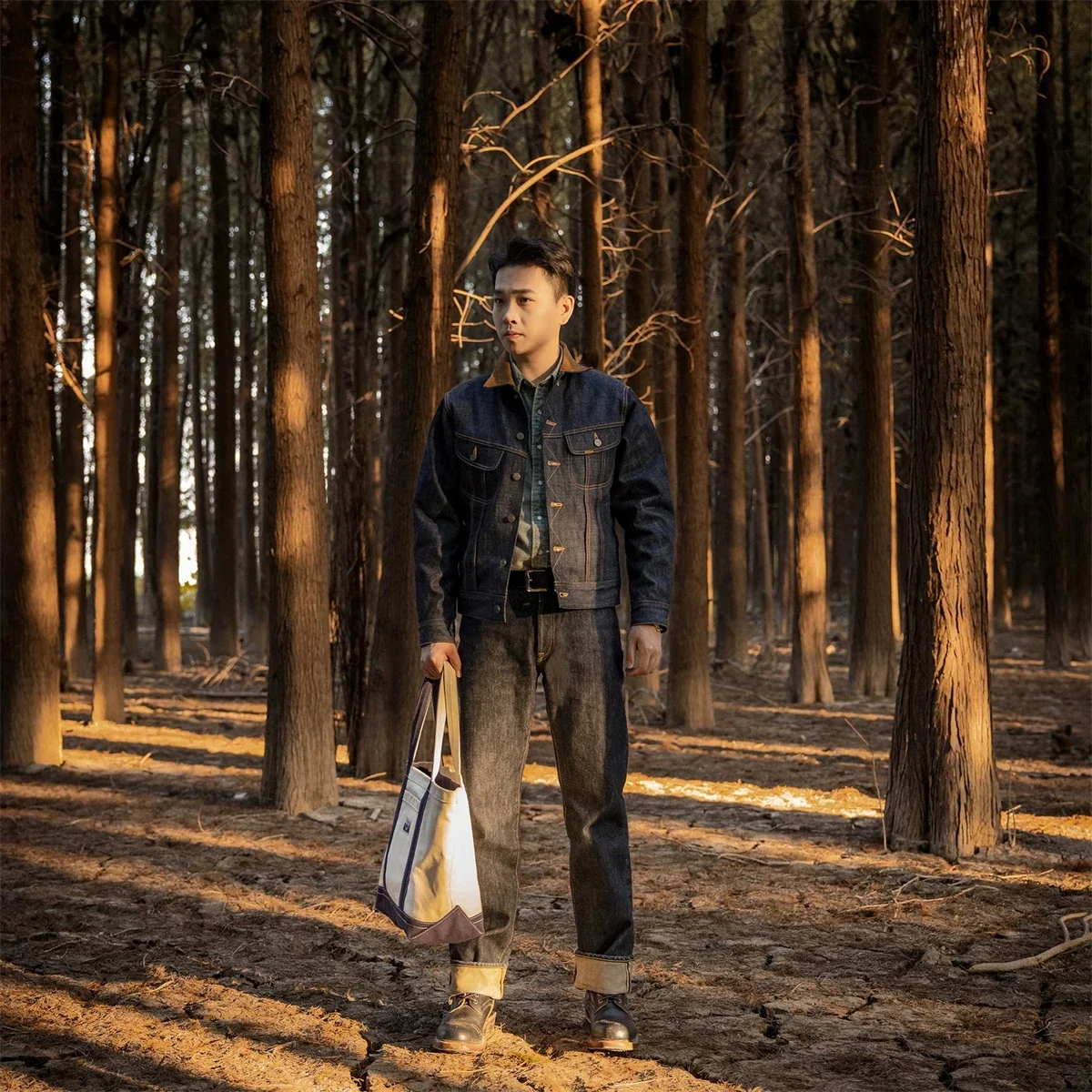 الأحمر تورنادو NOIR 21oz Selvedge الدينيم مستقيم قطع الجينز النيلي وعرة نمط الرجال السراويل