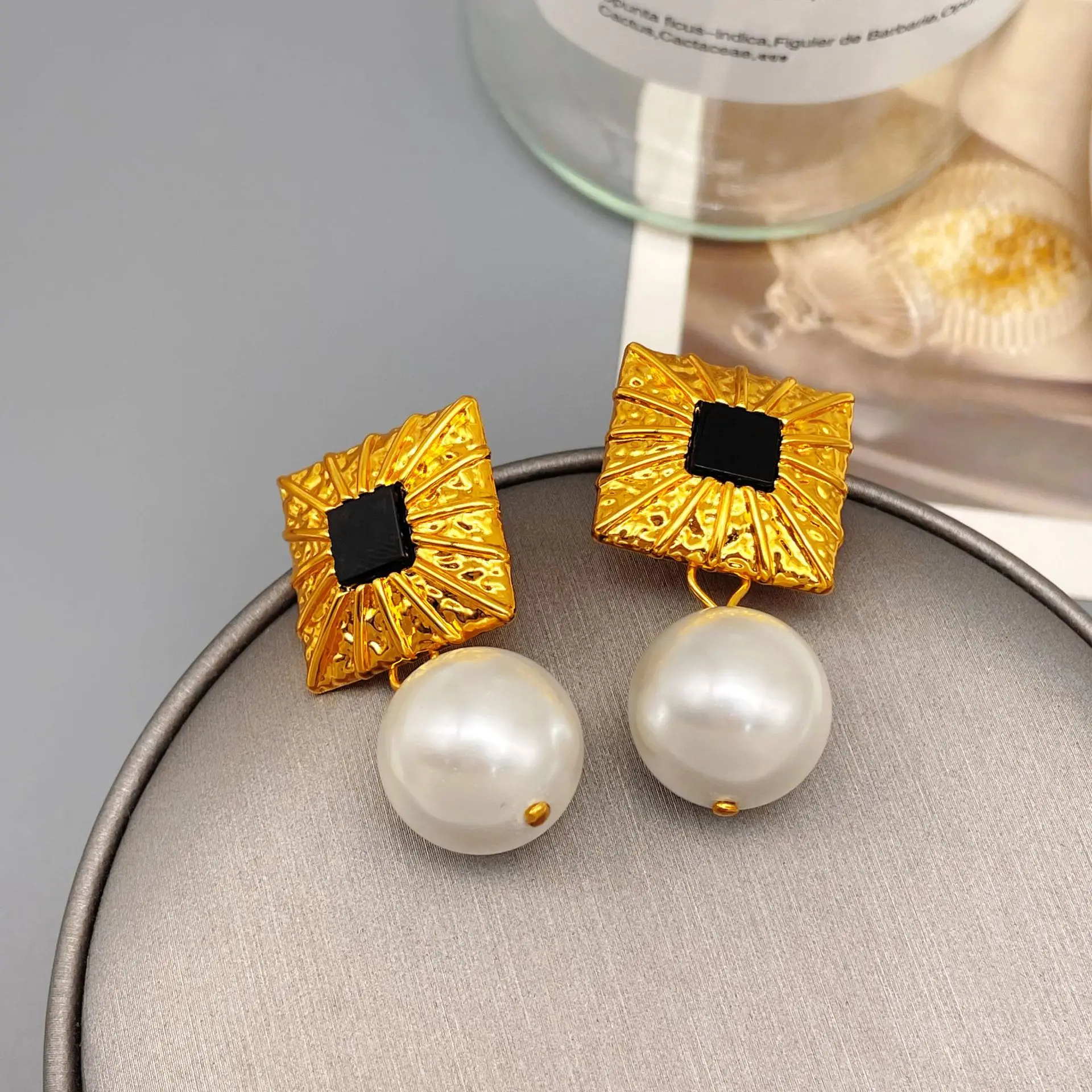 French retro square pleated exaggerated pearl elegant personality fashion stud earrings