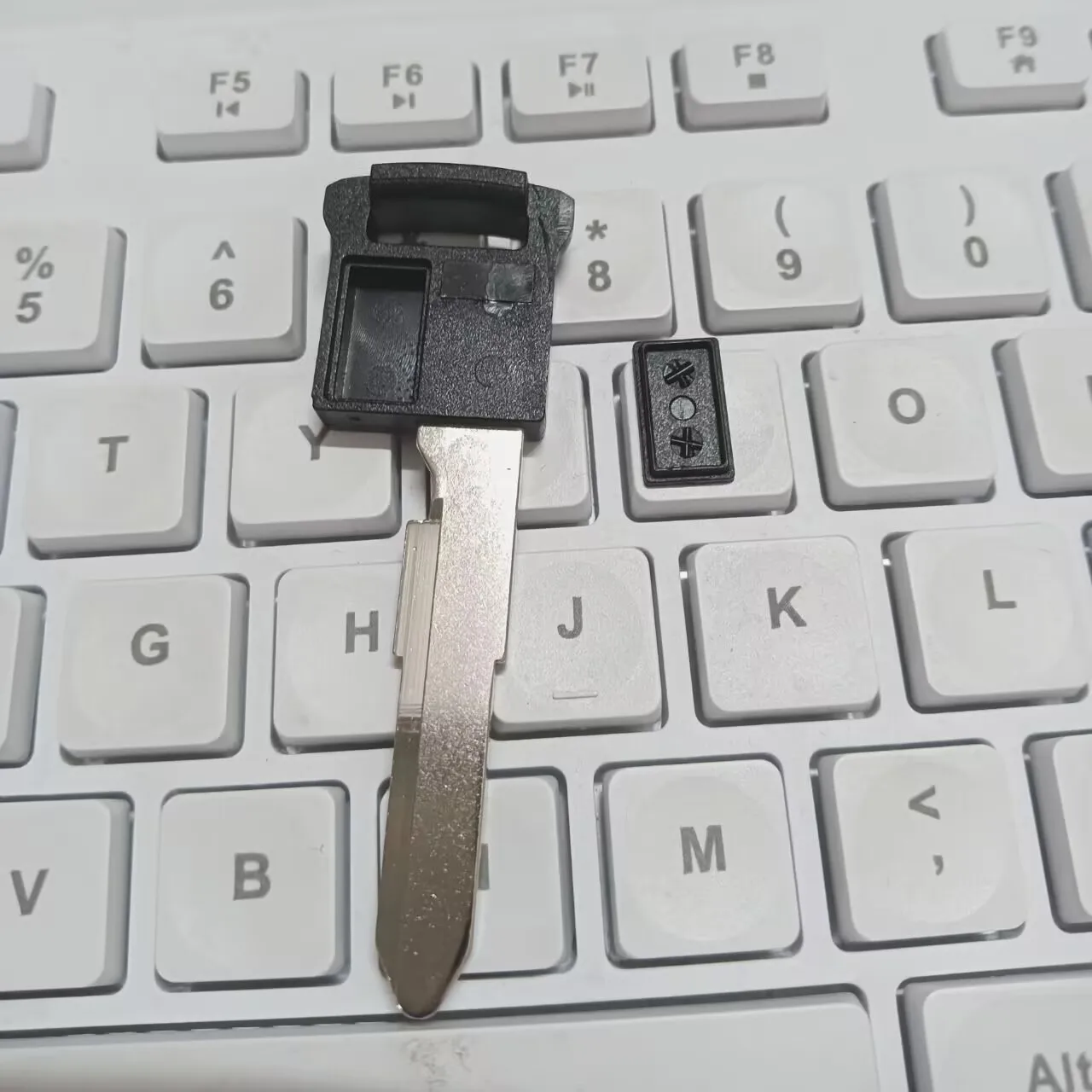 

Insert Remote Emergency Key Uncut Blade for Suzuki SX4 Grand Vitara Swift XL-7