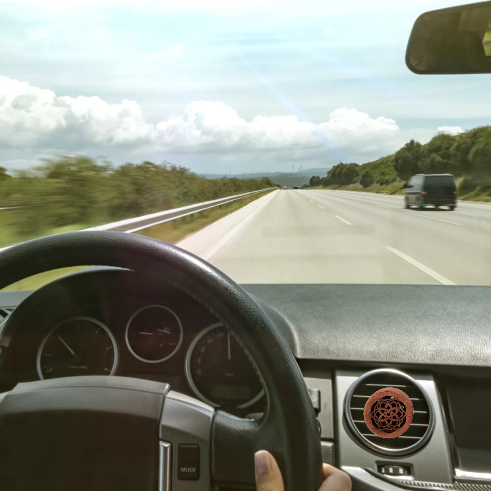 

1 шт. деревянный аромадиффузор для автомобиля, высококачественное исполнение, прочный, декоративный, простой дизайн, подходит для большинства моделей автомобилей