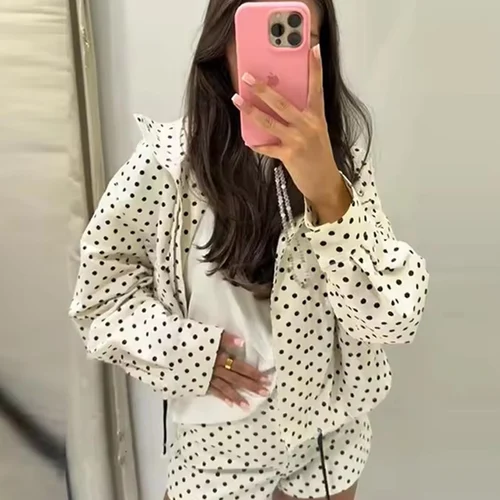 מעילים ומעילים