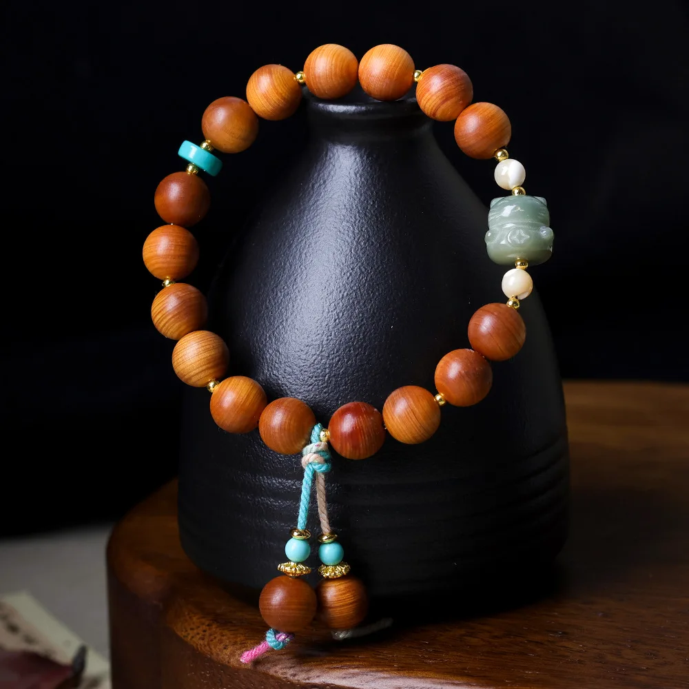 Winter on the new aged cliff cypress bracelet original cultural toys Bodhi root beckon fortune cat Chinese style strings