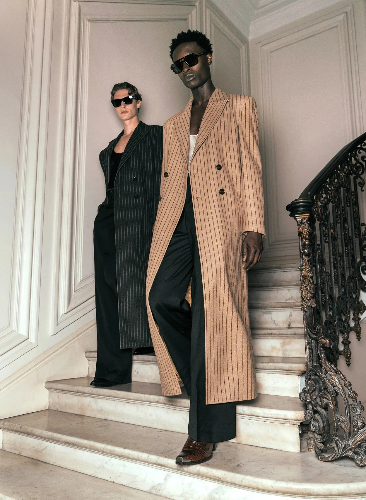 ストライプ柄メンズオーバーコート、ウェディングスーツ、ノッチドラペル、長袖、ダブルブレスト、アウトドア、プロム、様々なシーン、保温性、通勤、カスタムメイド