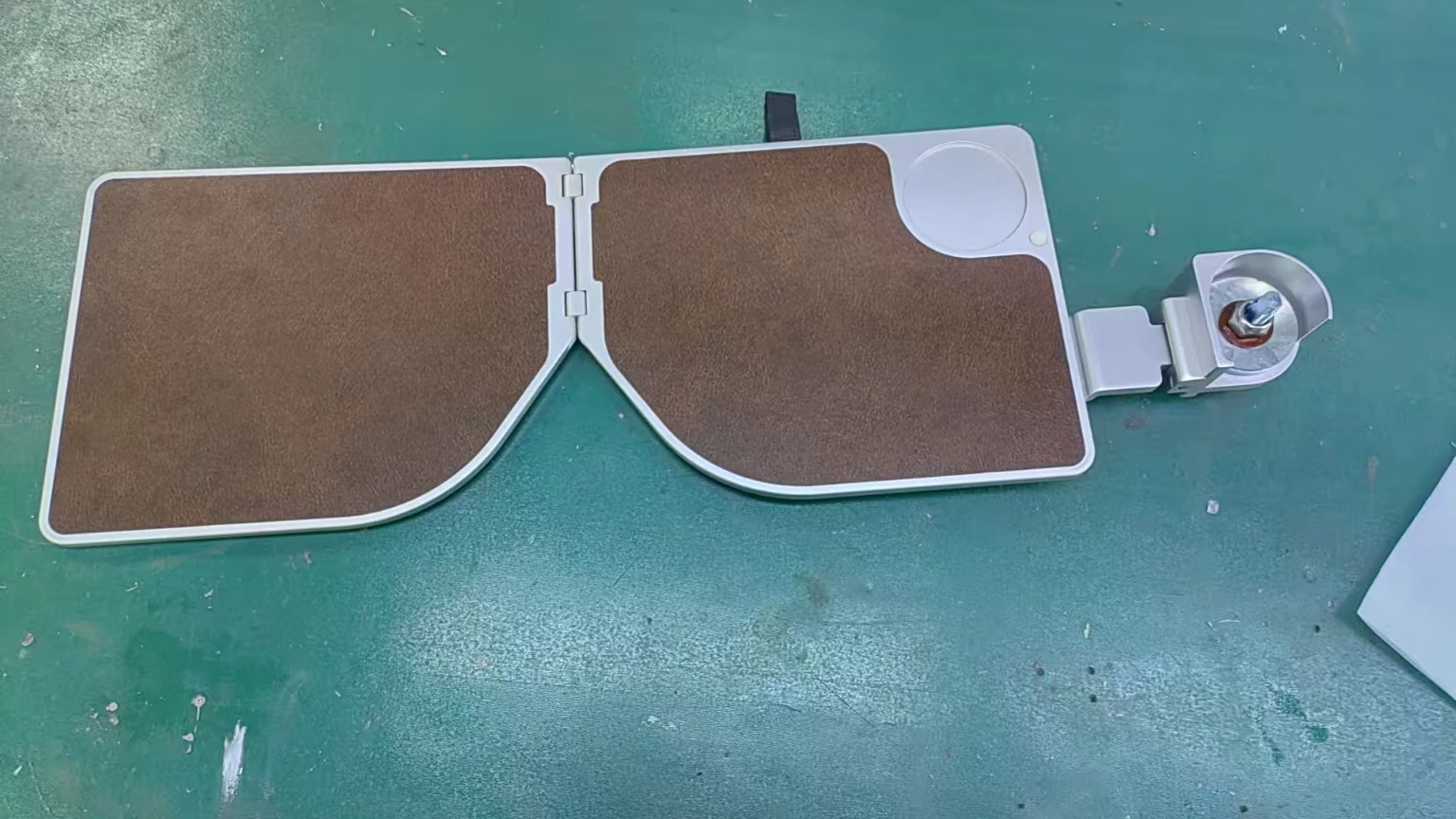 

Foldable customized products for automobiles 137-8937-2274