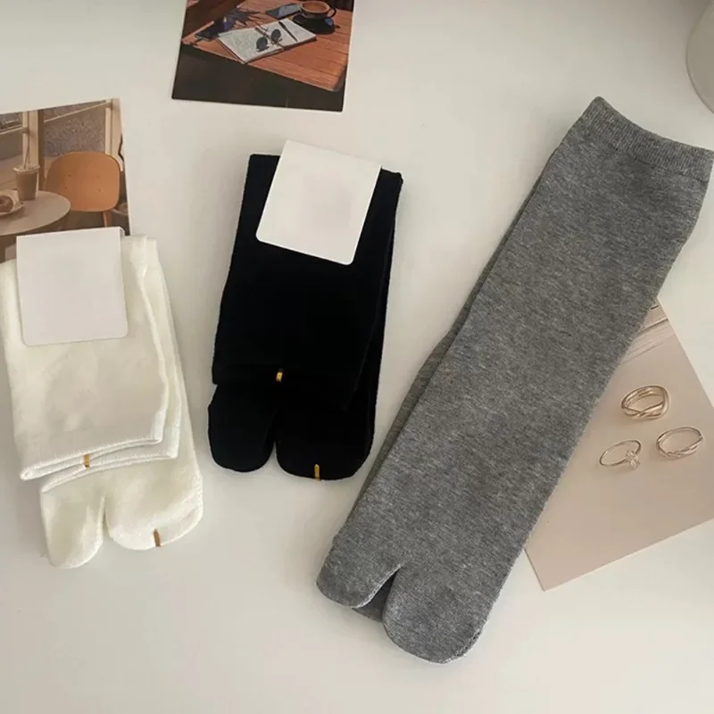 Solid Color Split Toe Socks Winter Women Girls Y2K Lolita Simple In Tube Socks Soft Comfortable Two-Toed Socks Fashion Accessory