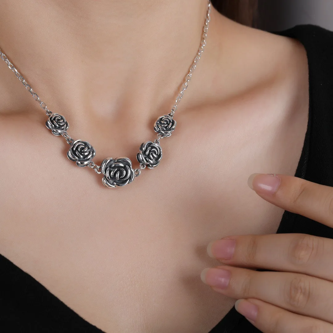 Hohe Qualität Retro Rose Blume Thai Silber Weibliche Halskette Schmuck Für Frauen Weihnachten Geschenke Kurze Ketten Nie Verblassen – Detail 4