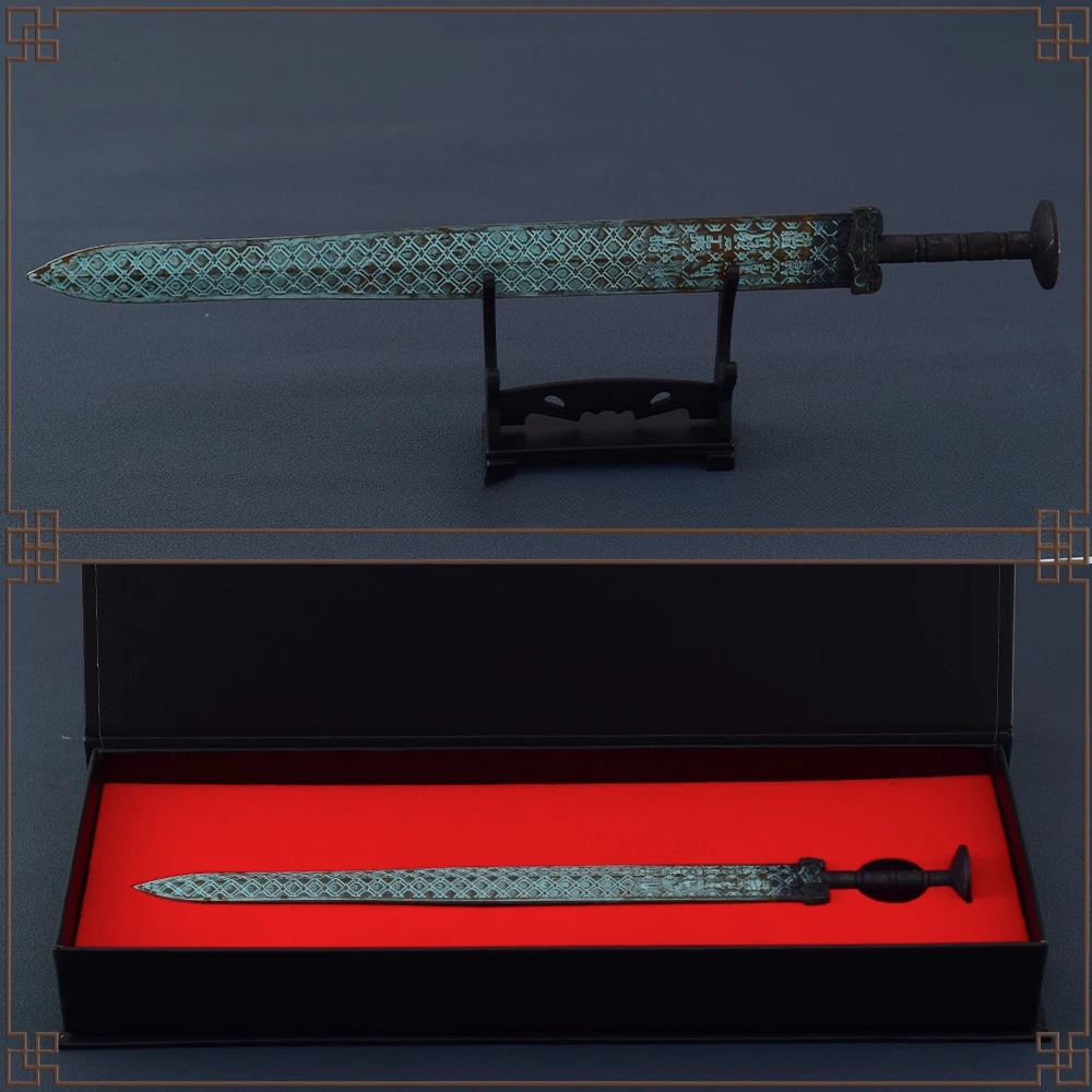 Armas frias de liga de zinco de 22cm para decoração Yue Wang Spada Goujian Armas antigas chinesas Brinquedo colecionável Modelo de arma de bronze