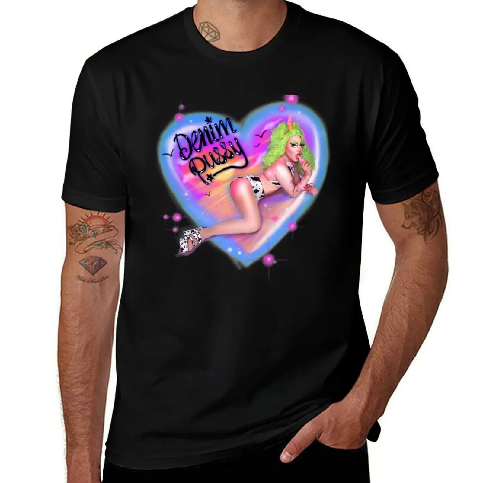 Camiseta informal anti-decoloración con estampado de aerógrafo Denim Pussy