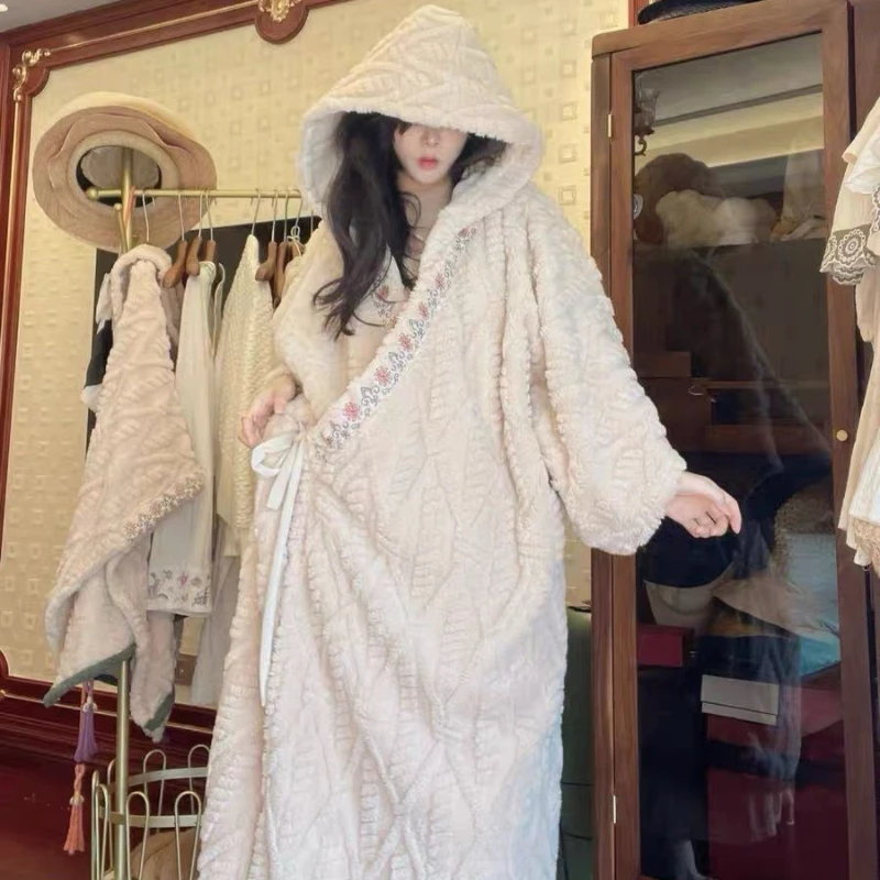 

Осень-зима, женская ночная рубашка, новинка 2025 года, модная свободная повседневная шаль, накидка с капюшоном, одежда для сна, сохраняющая тепло, верхняя одежда из кораллового флиса, женская