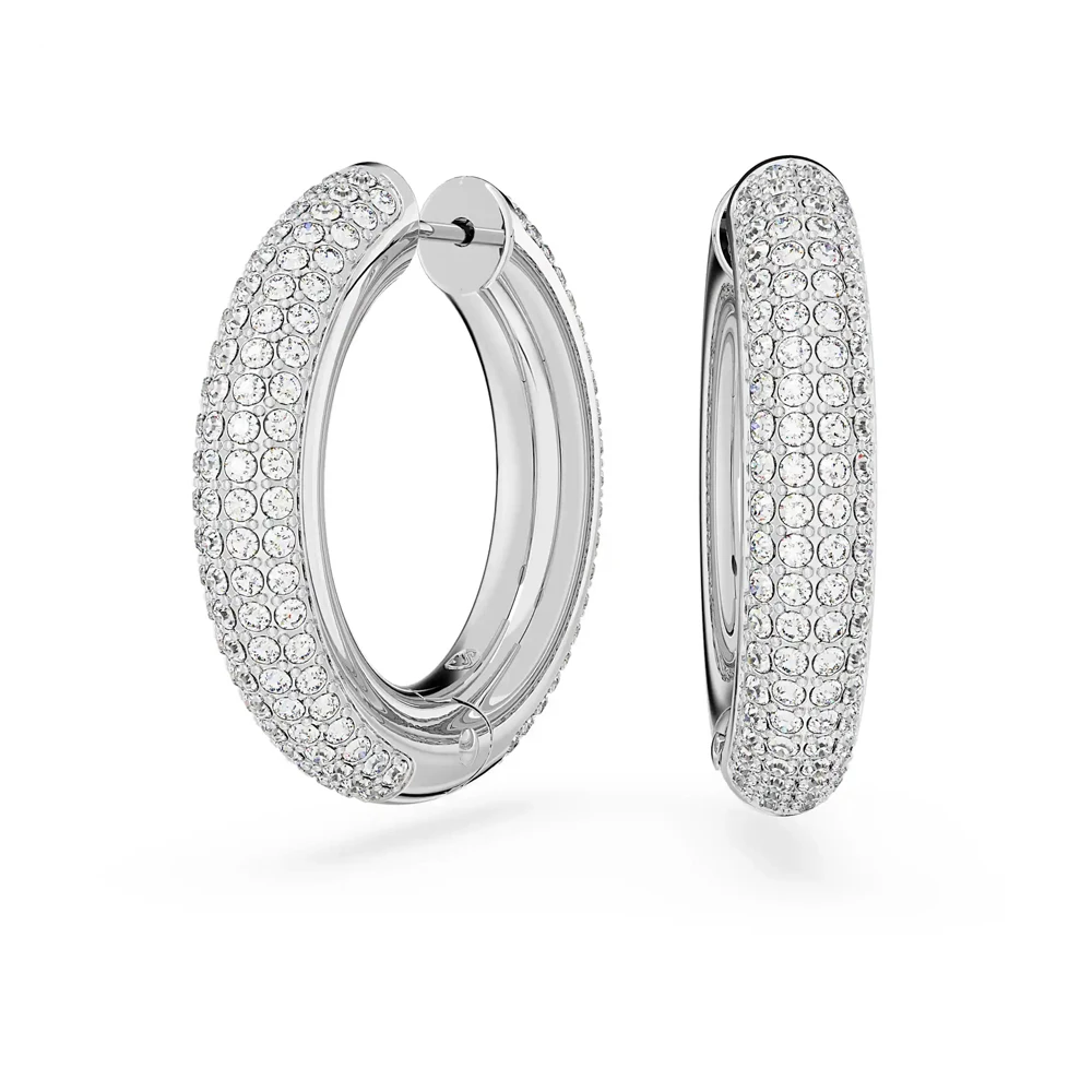 

Серьги-кольца с кристаллами Pavé - универсальные украшения для повседневной и вечерней носки