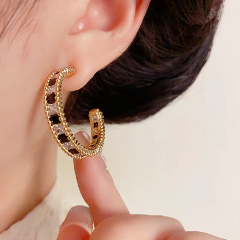 Personalized retro zircon black and white splicing C-shaped earrings women's light luxury versatile exaggerated earrings