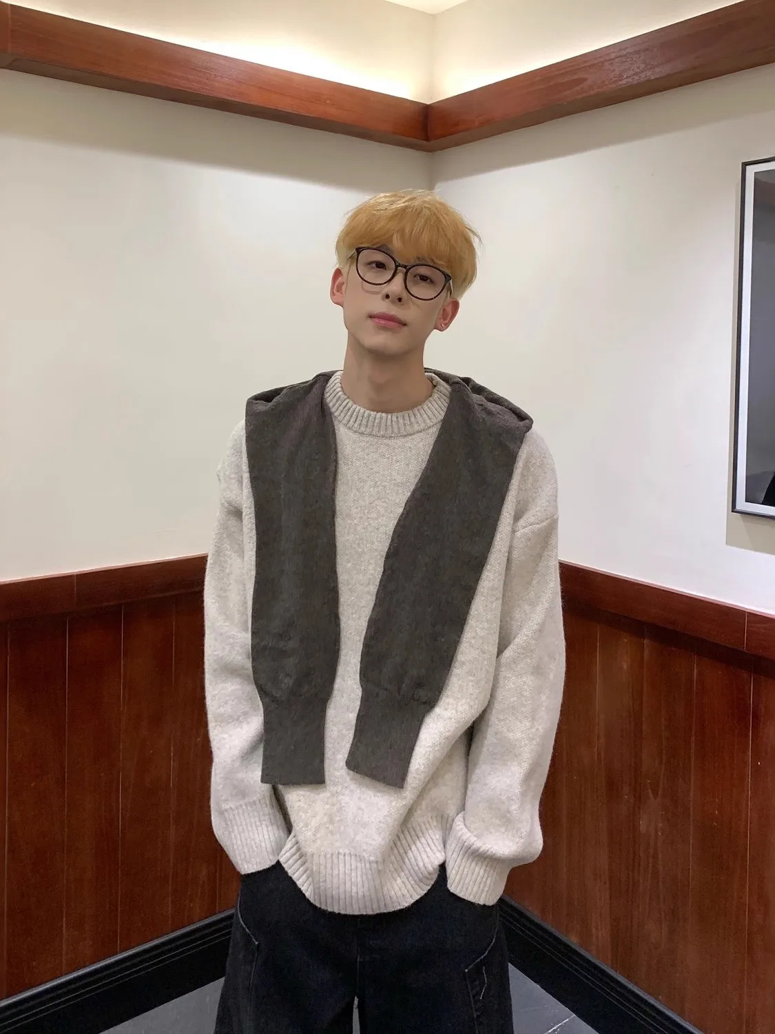 

Корейский мужской вязаный свитер свободного кроя с круглым вырезом и воротником-стойкой, осенне-зимний повседневный модный трикотаж