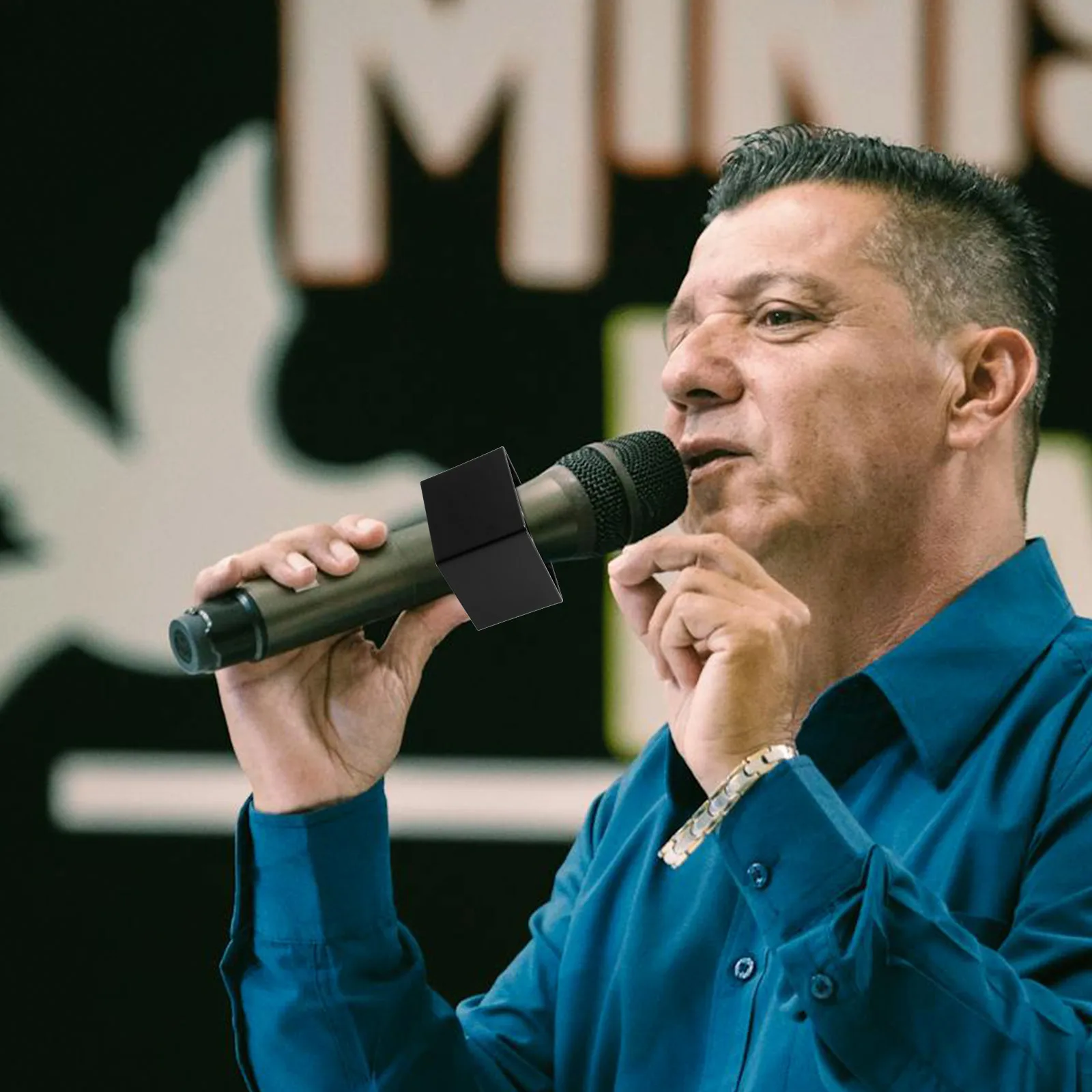 

1pcs Square Mic Logo Flag Station Desktop Microphone Stand For Interview Broadcasting Ktv Recording Portable Abs Microphone Logo