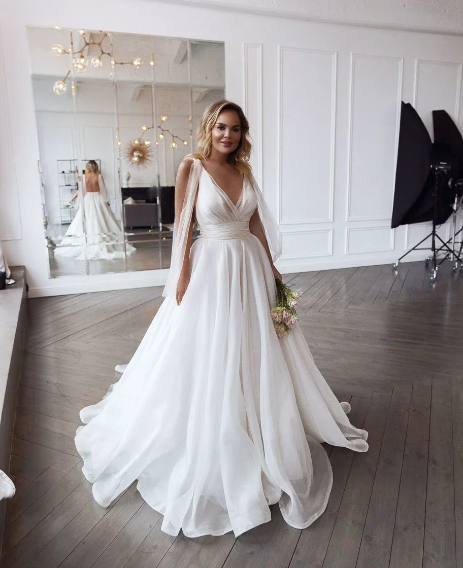 Custom Made Sexy Backless Beach Wedding Dresses V-Neck Pleats A-Line Plus Size Wedding Gowns Princess Bride Dress