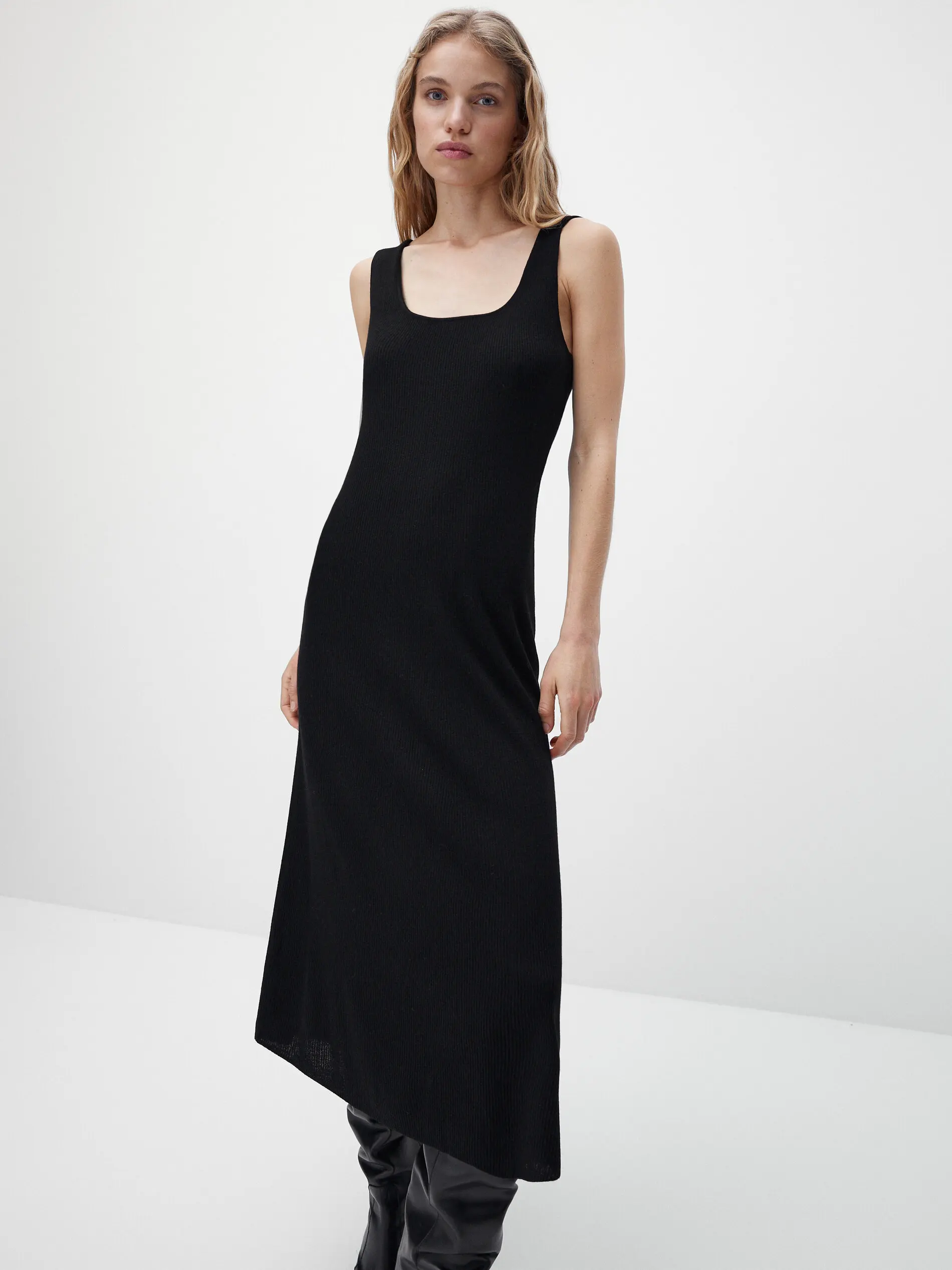 

Ethereal MD 2025 massidutti spring new style of Ladies' casual and fashionable slim-fitting knitted dress