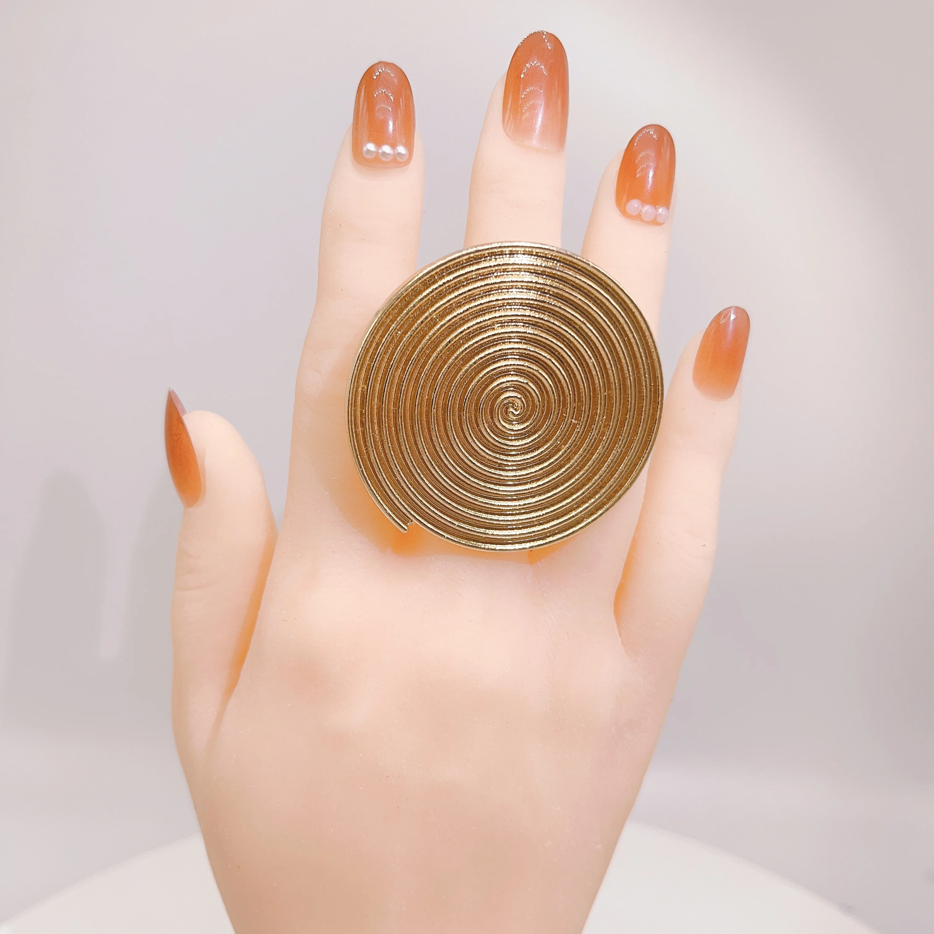 Zhuerrui The Latest Huge Round Circle Shapes Copper Alloy Adjustable Ring For Wedding Party Birthday Women Gift B0049