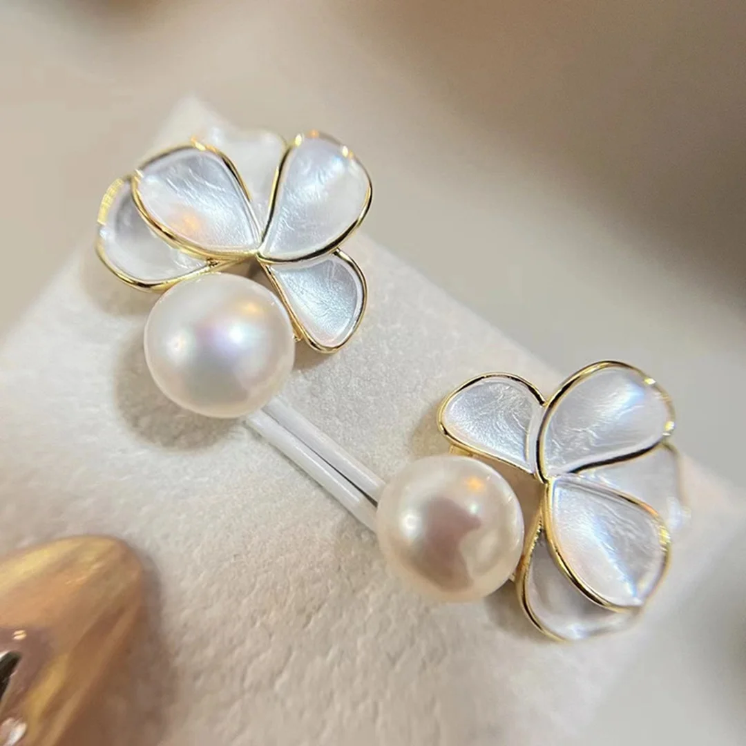 

DUTRIEUX Fashion Elegance White Shell Flower Pearl Earrings Women's Korean Sweet Temperament Ear Studs Jewelry Accessory Gifts
