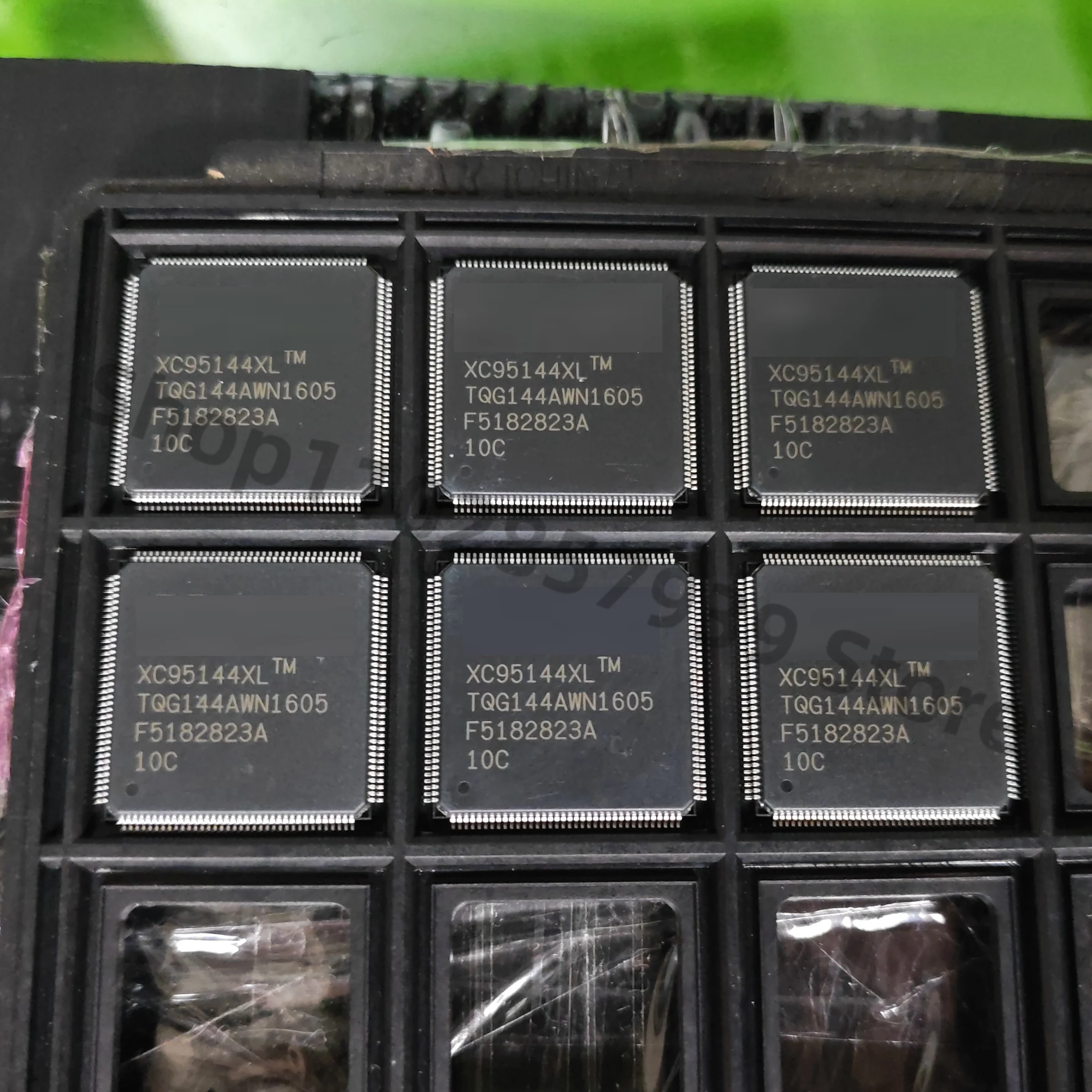 

XC95144XL-5TQG144C TQFP-144 Original programmable logic device 1pcs/lot