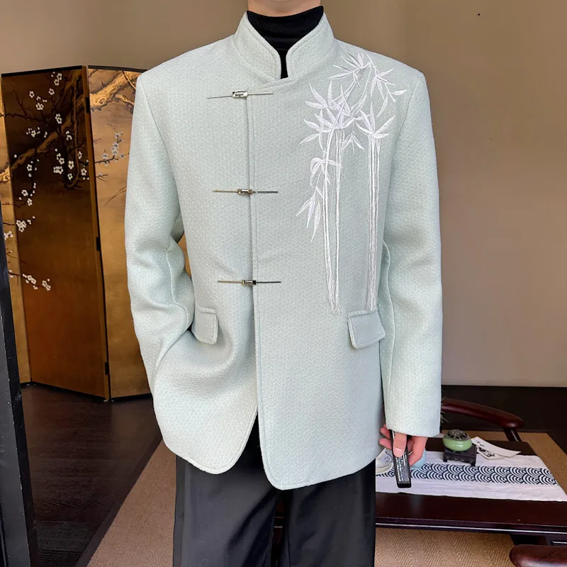 

Новый зимний мужской костюм из шерсти с вышивкой в китайском стиле, скошенный воротник, воротник-стойка, модный, в западном стиле...