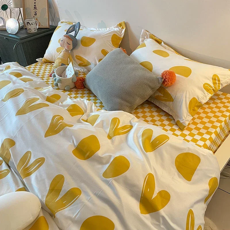 INS Simple Korean Yellow Loving Heart Girls Four Pieces Bedding Sets Quilt Cover Set Duvet Cover Set Bed Flat Sheets Pillowcases