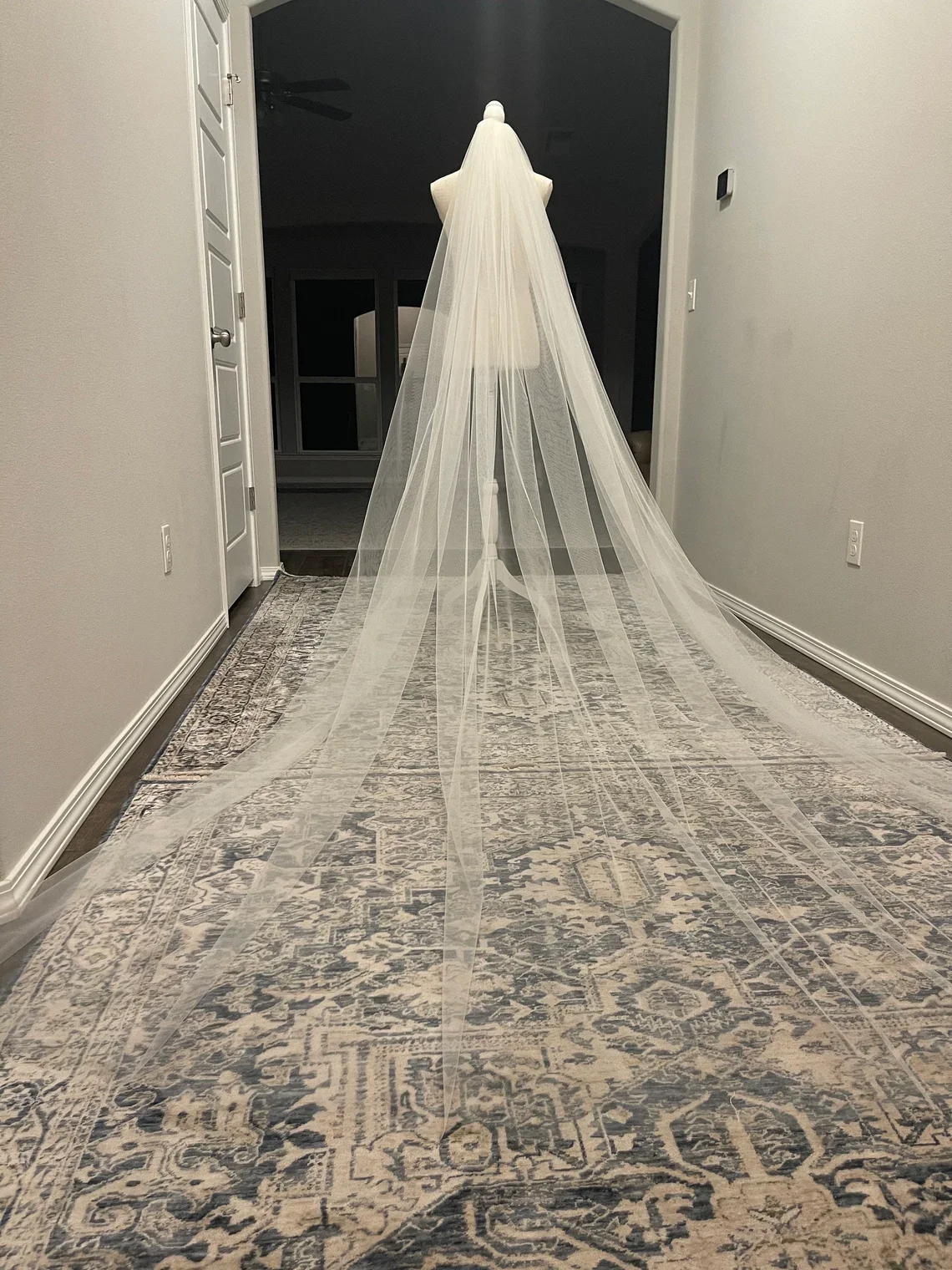 

Соборная свадебная фата белого цвета шампанского цвета слоновой кости минималистичный дизайн с металлической расческой