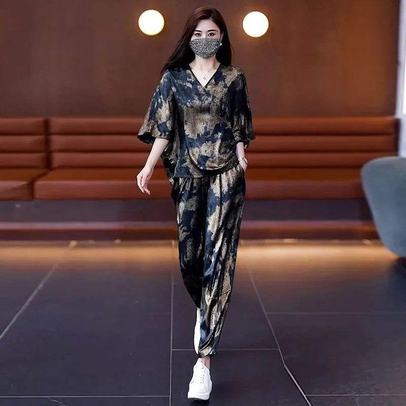 

Elegant Cropped Sleeve V-Neck Top + Harlan Pants Printed Fashion High-End Sliming Two-Piece Sets 2024 Summer New Chic Suit Women