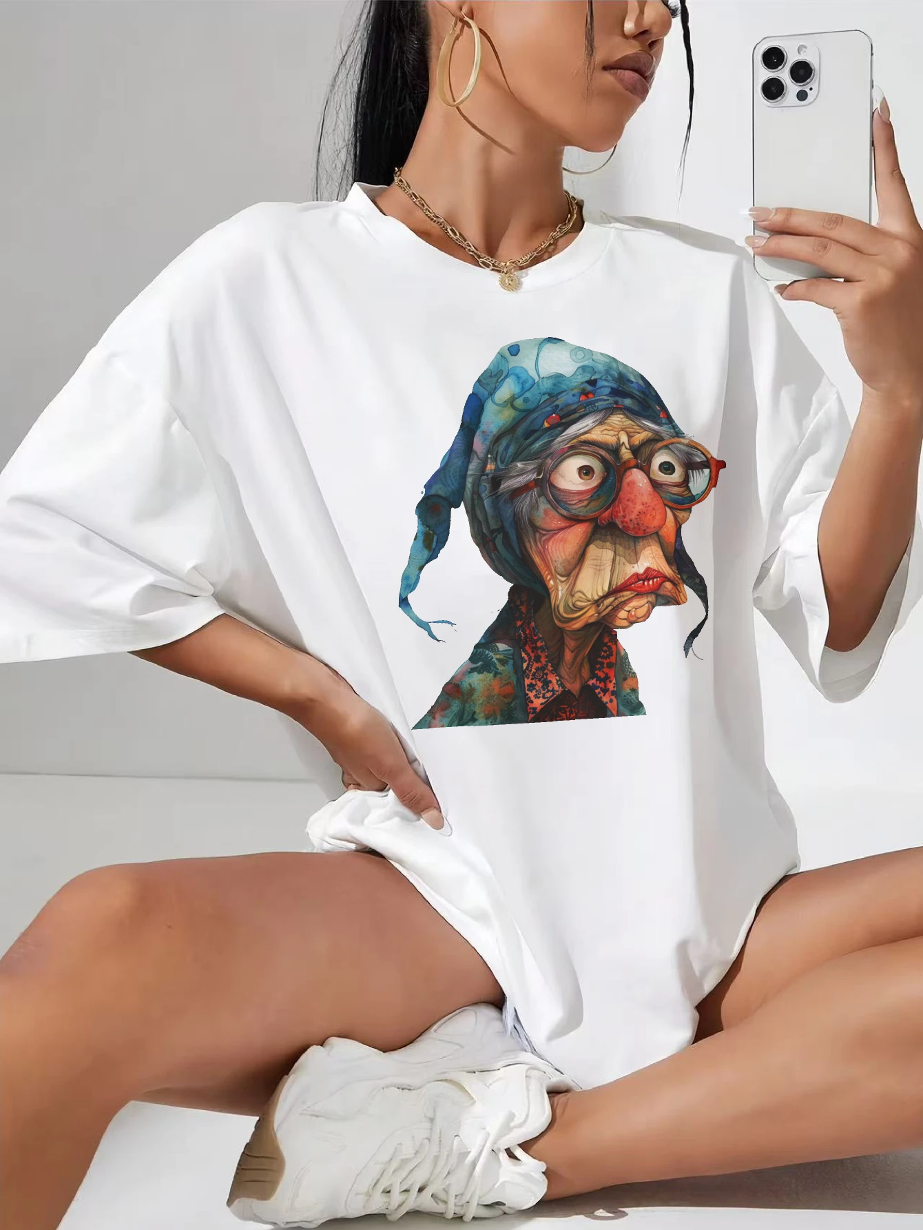 

Белая повседневная женская футболка Quirky-Whimsical-Crazy-Grandma-Clipart, модная, удобная, идеально подходит для фестивалей беременных