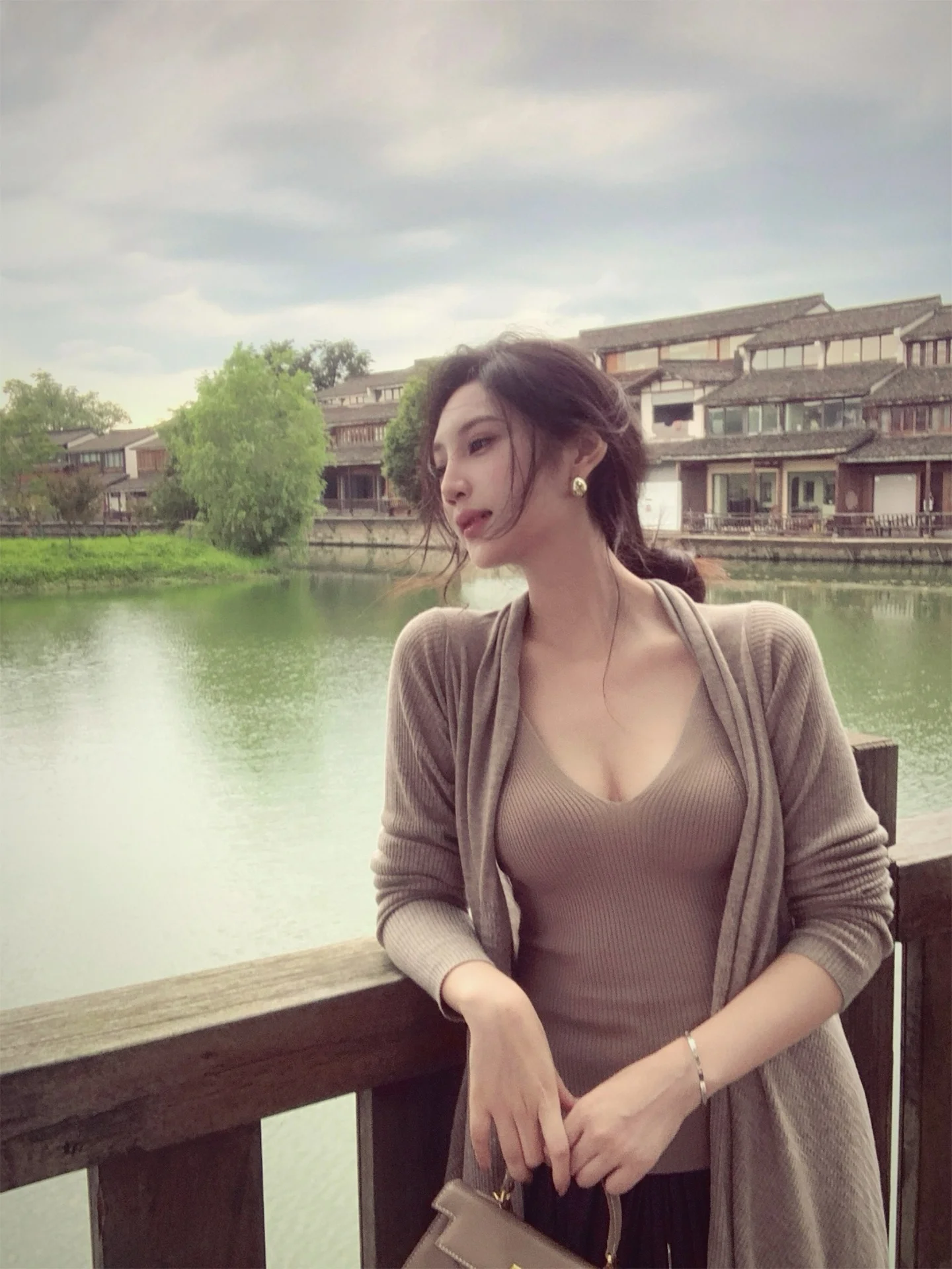 

Повседневный шерстяной вязаный комплект для женщин: топ и юбка, свободный крой, V-образный вырез, длинный рукав, осенняя одежда для отдыха